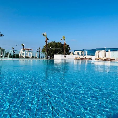 Adelais Bay Hotel Протарас Екстериор снимка