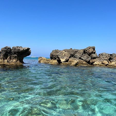 Adelais Bay Hotel Протарас Екстериор снимка