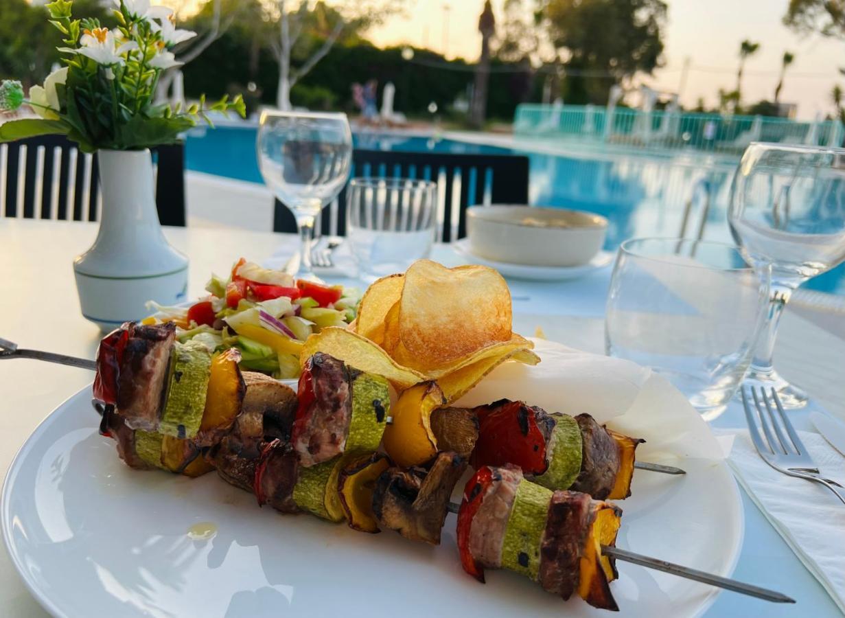 Adelais Bay Hotel Протарас Екстериор снимка