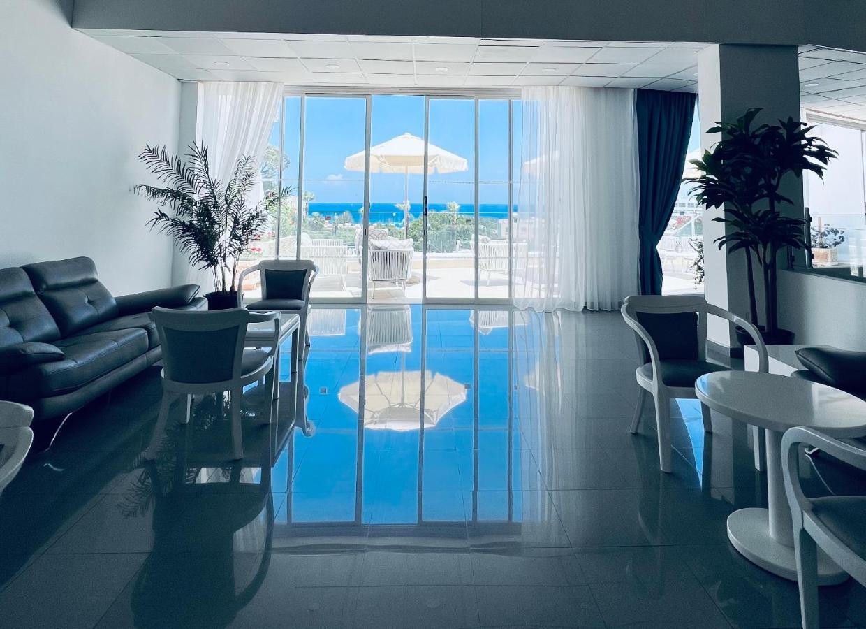 Adelais Bay Hotel Протарас Екстериор снимка