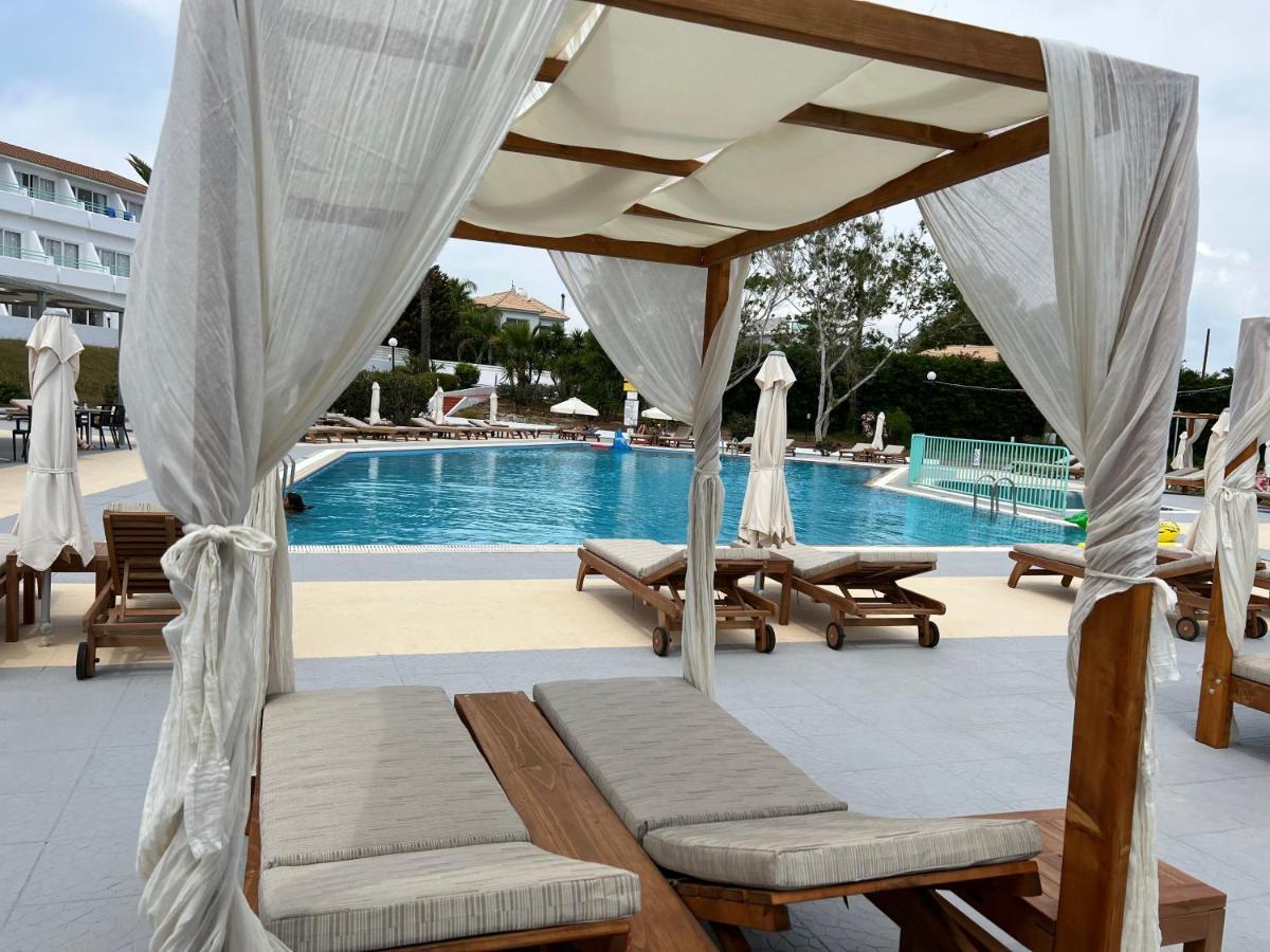 Adelais Bay Hotel Протарас Екстериор снимка