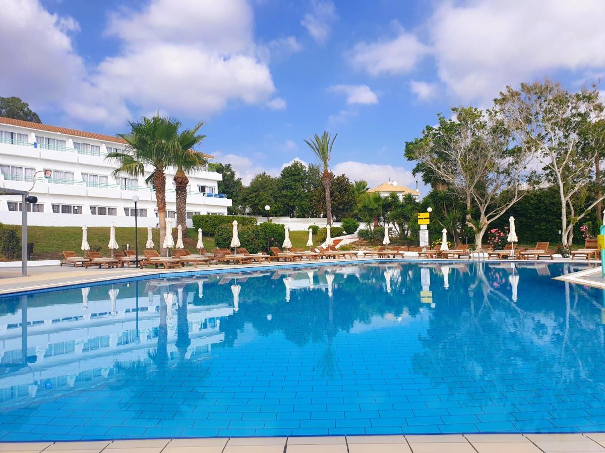 Adelais Bay Hotel Протарас Екстериор снимка