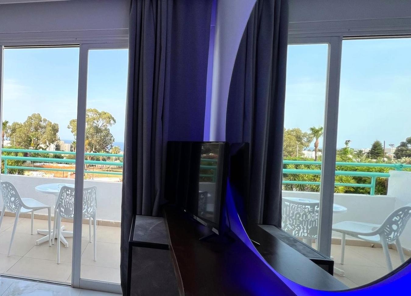 Adelais Bay Hotel Протарас Екстериор снимка