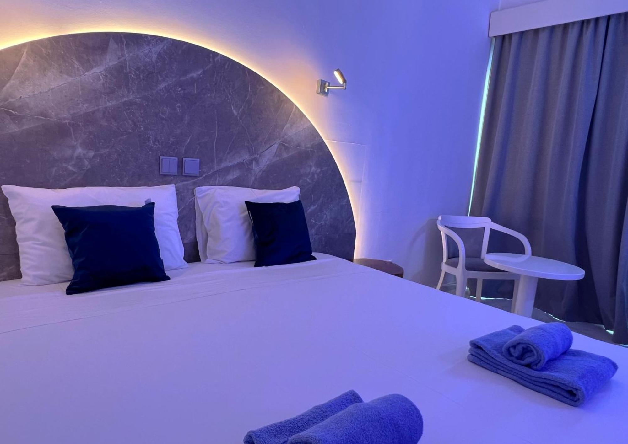 Adelais Bay Hotel Протарас Екстериор снимка